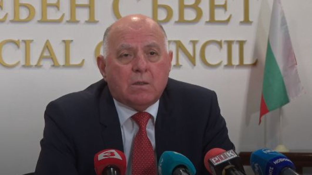 Магдалинчев посече Лозан Панов заради наркоклипа 