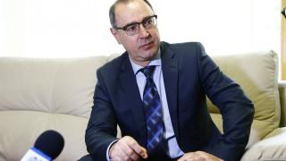 Доцент Попов от ВМА ексклузивно пред БЛИЦ: Коронавирусът се пречупва, но влизаме в нова реалност!