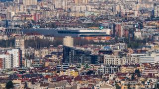 Парадокс у нас насред пандемията: Никой не иска да купува имот, но цените...
