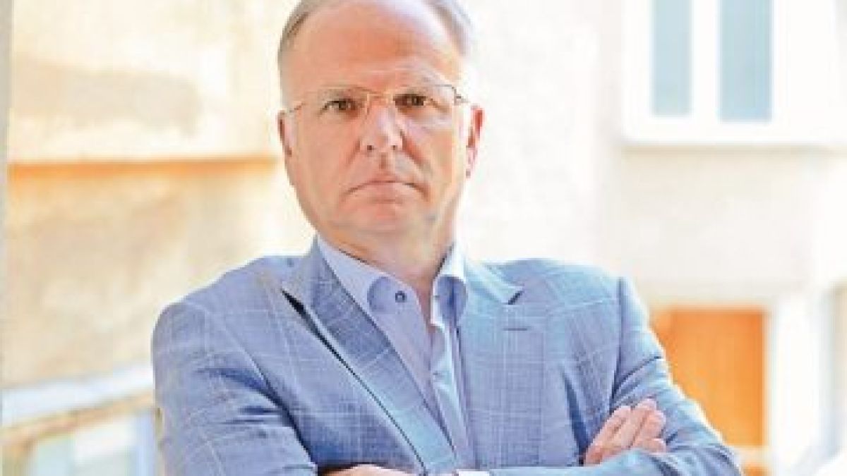 Боян Чуков разби Петков с две поредици от въпроси