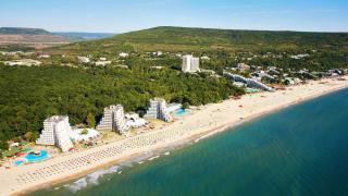 "Албена" ще мери два пъти температурата на почиващите, а болните ще се вкарват в... 