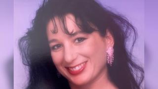 Бившият я нарече гадна бабичка, а тя стана секс символ СНИМКИ