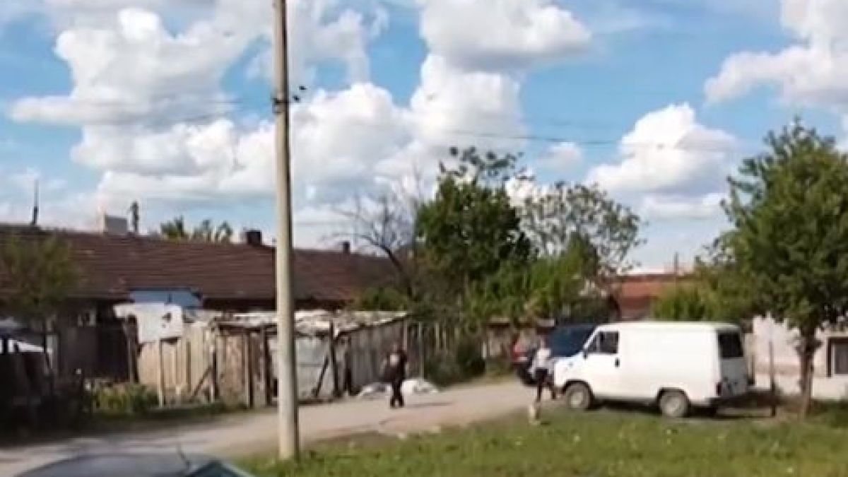Циганин прецака свои и завъртя голяма далавера с пакети от БЧК в Русе, но... ВИДЕО