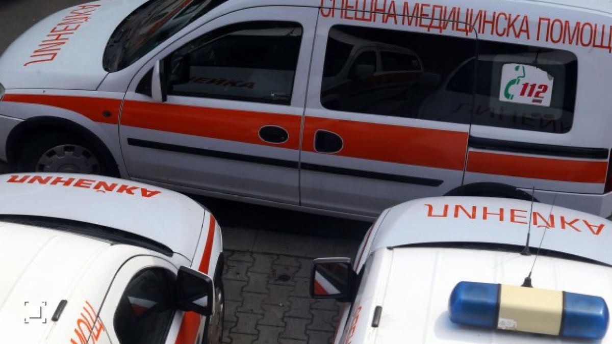 Тестват за коронавирус всички служители в Спешна помощ в Сливен