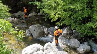 БЛИЦ TV: Драмата в Карлово е безкрайна, водолази рискуват живота си за 21-годишния Петър, но...