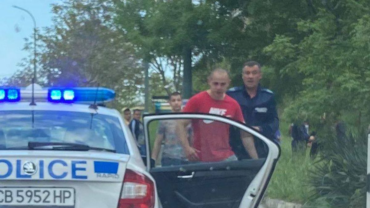 Екшън в Бургас: Батки се млатят заради засечка на пътя СНИМКИ