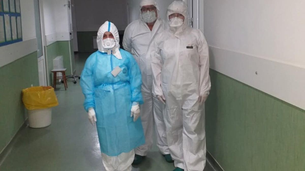 Пратиха на лекарите ни вместо помощ енергийни напитки и дъвки