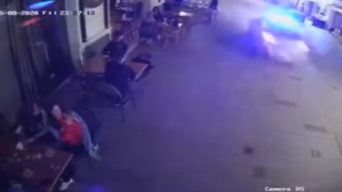 Зрелищни ВИДЕА от опасната гонка с 3 патрулки и БМВ, паникьосала Бургас