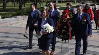 Нинова с поздрав към българите 