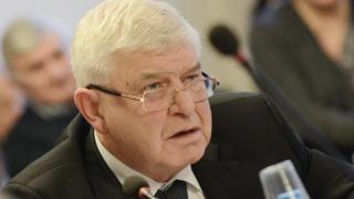 Джипитата на война със здравния министър