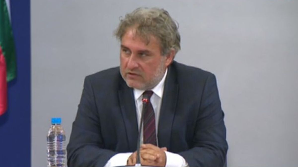 Културният министър каза какво се случва с колекцията на Васил Божков