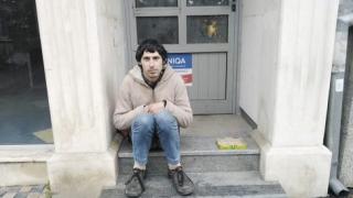 Ад в Две могили: Цигани оковаха и инквизираха млад мъж, за да му вземат бъбрека 