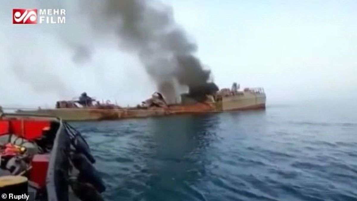 Вижте как Иран с ракета унищожи свой собствен кораб ВИДЕО