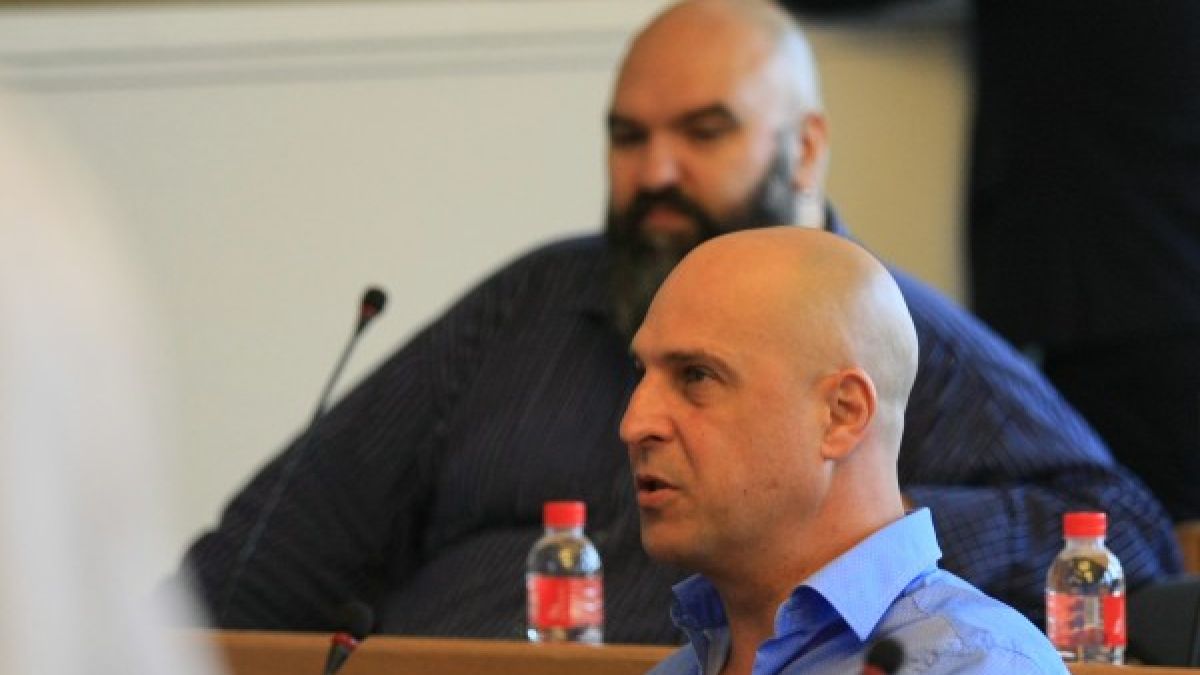 Светльо Витков гневен на Венци Митов за дезертьорството му при Слави 