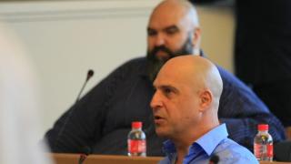 Светльо Витков гневен на Венци Митов за дезертьорството му при Слави 