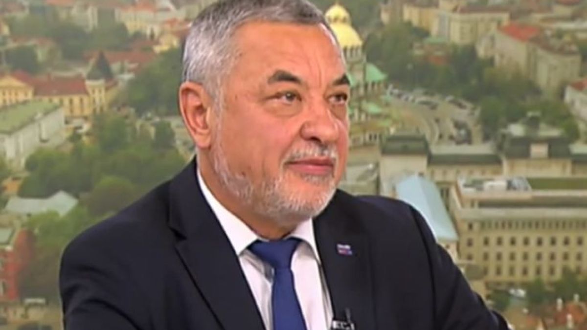 Симеонов за акциите на "Левски": Не знам дали е подарък или камък, който те завлича на дъното