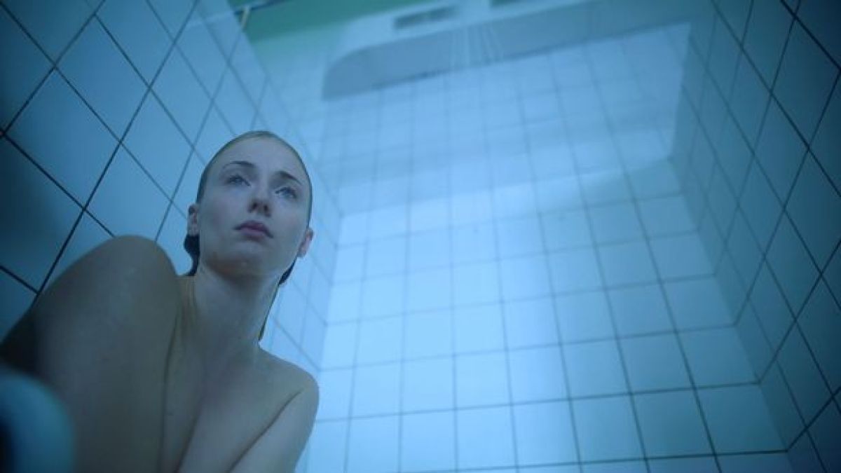 Софи Търнър от "Игра на тронове" се снима чисто гола СНИМКИ 18+
