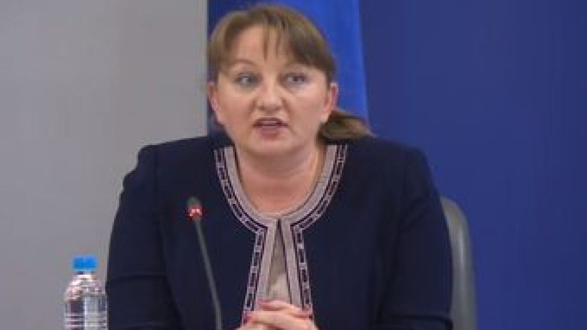 Министър Сачева: 60 дни неплатен отпуск ще се считат за стаж още от днес БЛИЦ TV