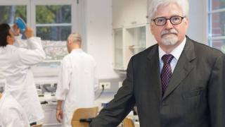 Милиардер изобрети коронавирусна ваксина и я тества успешно върху себе си