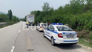 Зверско меле с мотор и турски ТИР на Е-79 СНИМКИ 