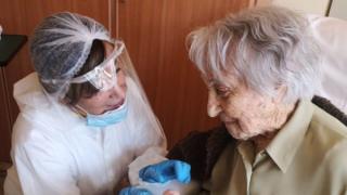 Най-възрастната жена в света, преборила COVID-19, разкри как е успяла 