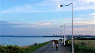 Народът полудя: Скучаещи женици плашат с 5G в нета 
