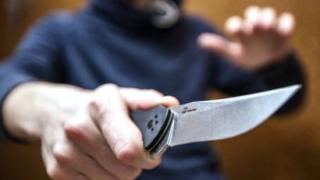 Ужас в "Люлин"! Мъж с нож в ръце се хвърля върху деца 