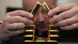 Да се къпеш в пари или кой забогатя още повече от кризата с COVID-19
