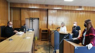 Лудата македонка, потрошила бариерата на ГКПП-Гюешево, го загази 