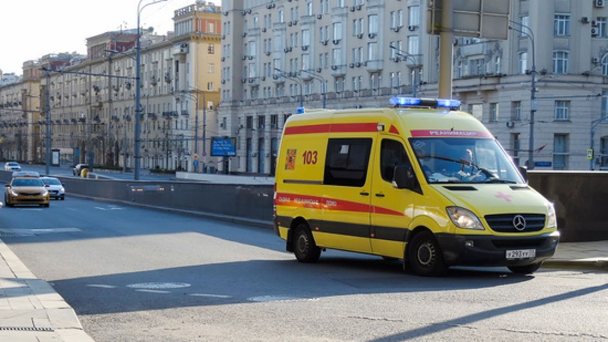 Трагедия: 18-годишен почина за броени часове, докато е под карантина заради баща си 
