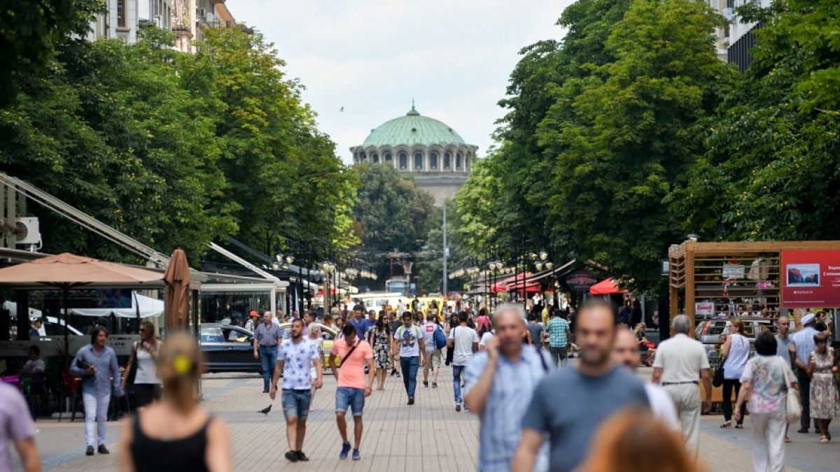 Само в БЛИЦ! Божие чудо или долна измама в центъра на София ВИДЕО