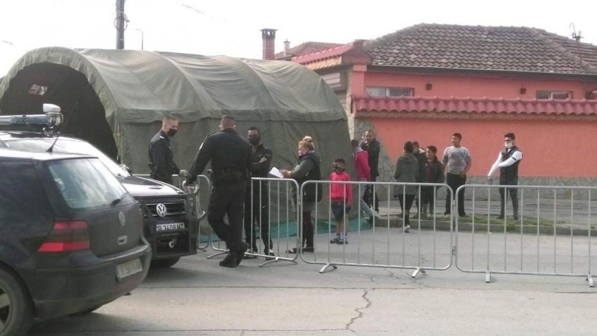 Става страшно! К-19 вече коси наред в Ямбол след падането на карантината в циганската махала