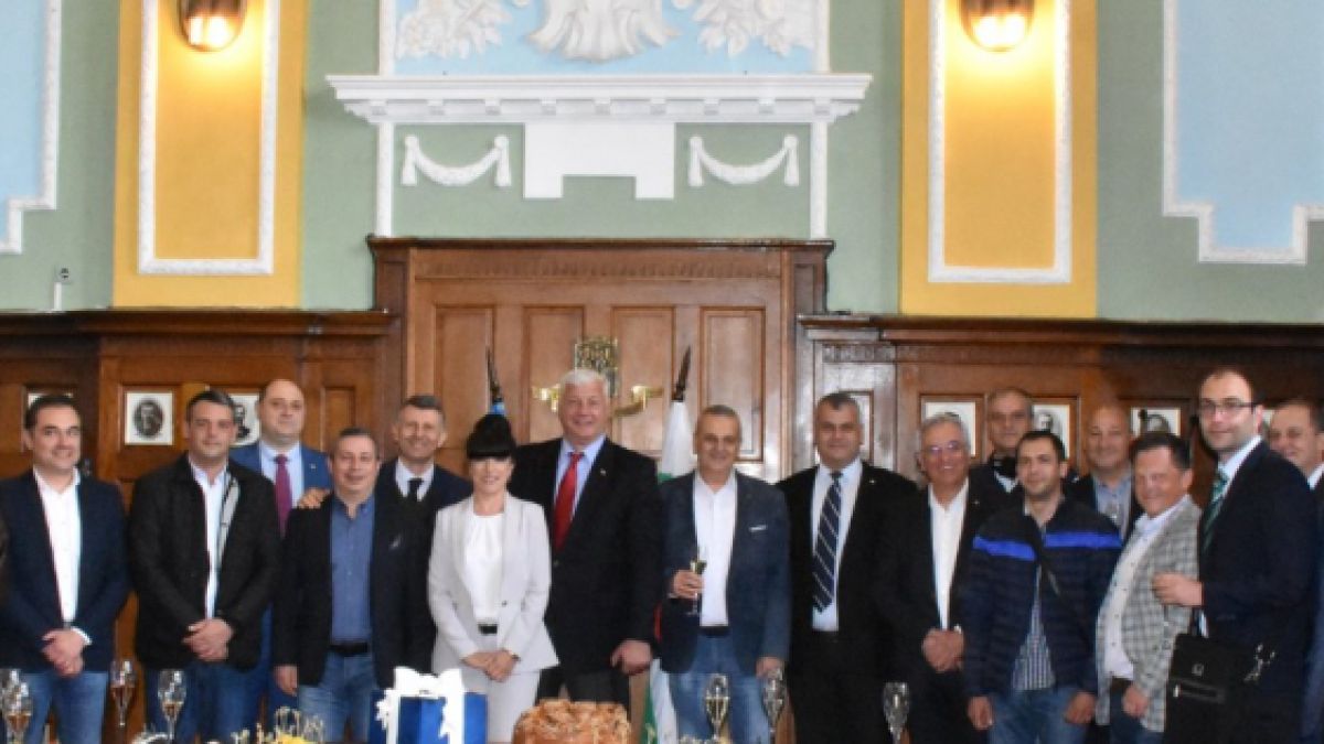Бойко звъни на Зико с пожелания за успехи