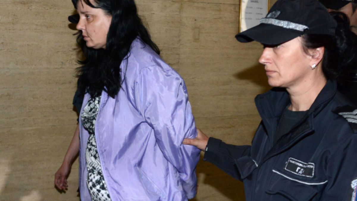 Нещо много важно очаква акушерката Емилия, пребила новородено ВИДЕО