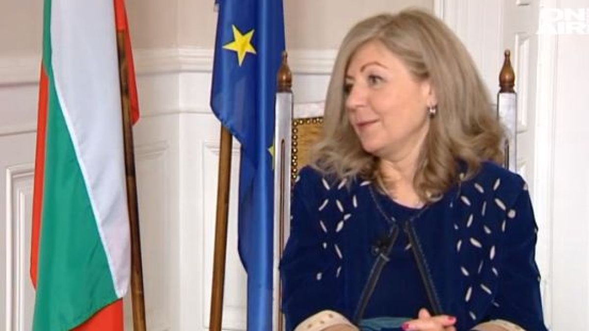 Учен от БАН алармира: Скопие посяга и към азбуката ни - била македонска