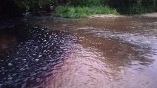 Две реки в Пловдивско потекоха в черен цвят