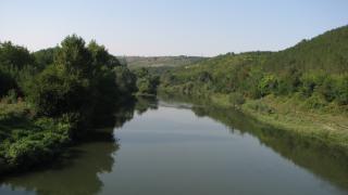 Кошмарна гледка по река Янтра стресна хората в горнооряховско село 