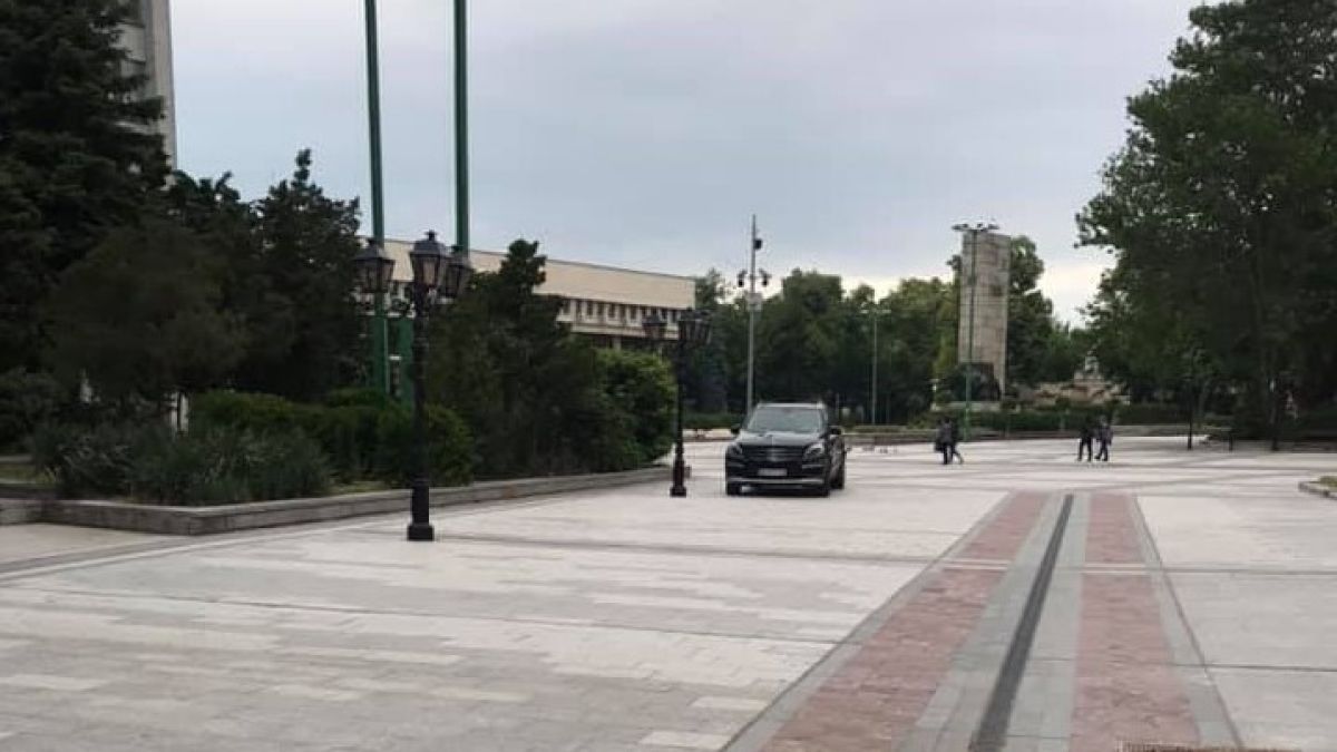 Наглец с "Мерцедес" си навлече гнева на врачани СНИМКИ 