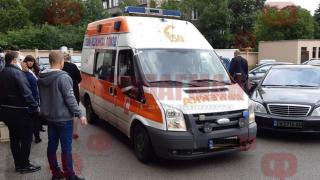 Истинска драма: Митьо Очите помага в съда на припаднал свидетел срещу него СНИМКА