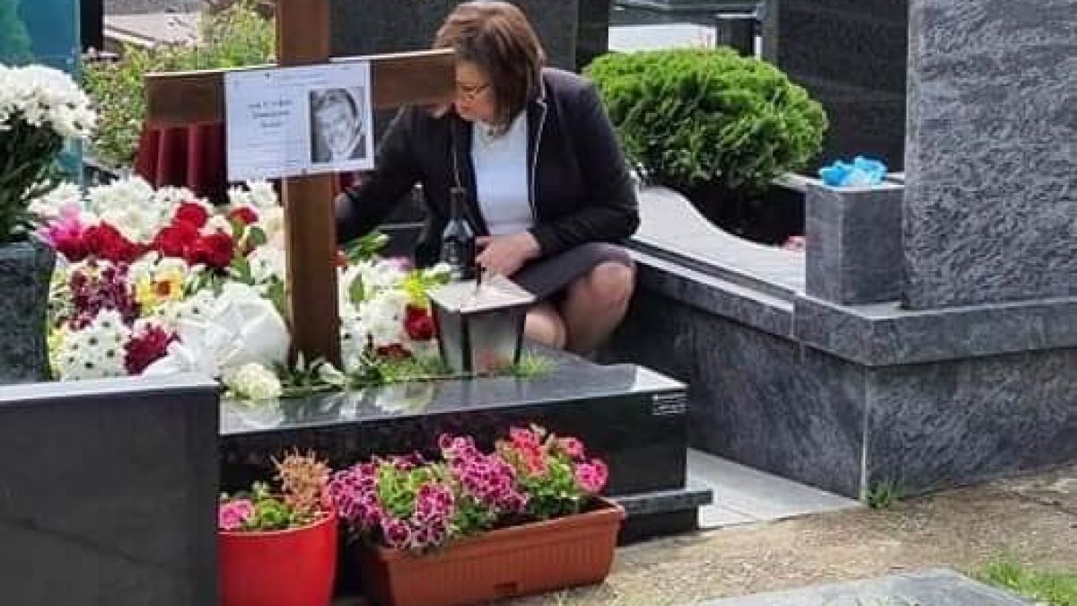 Нинова с трогателна СНИМКА от гроба на Ламбо