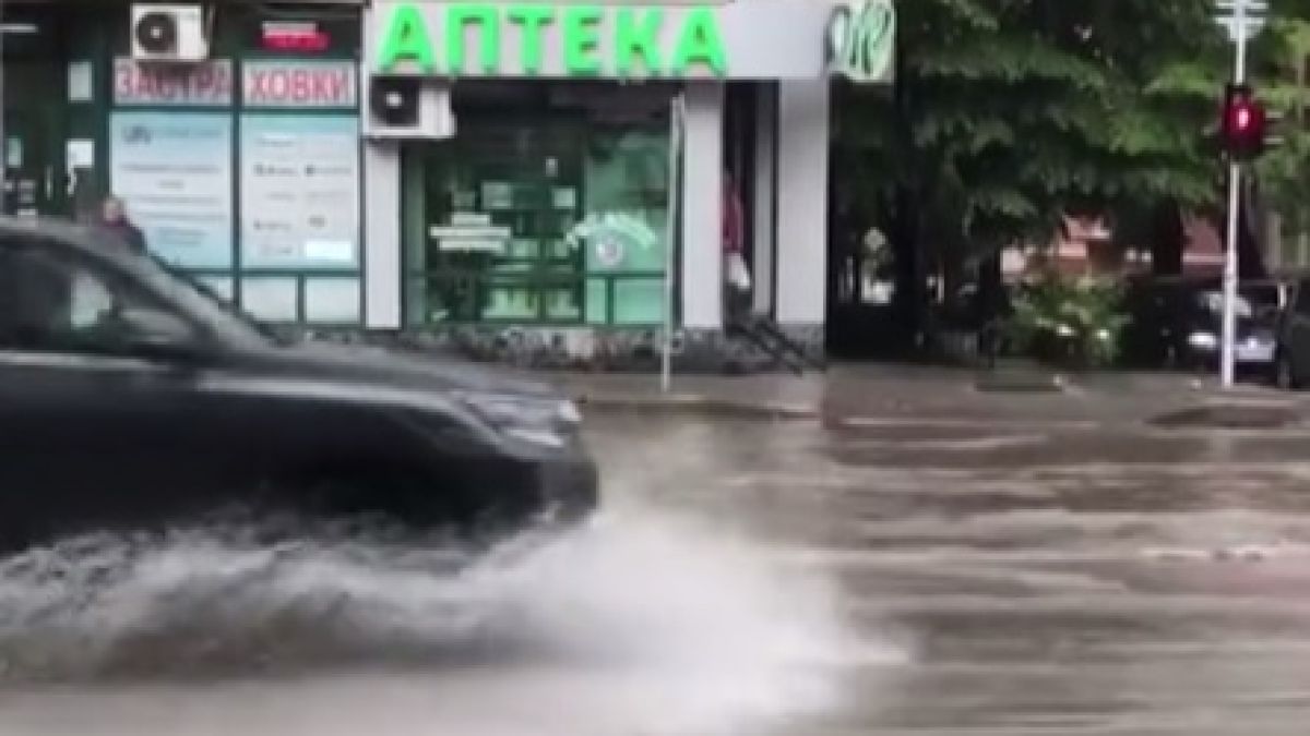 Стара Загора потъна под вода за минути 