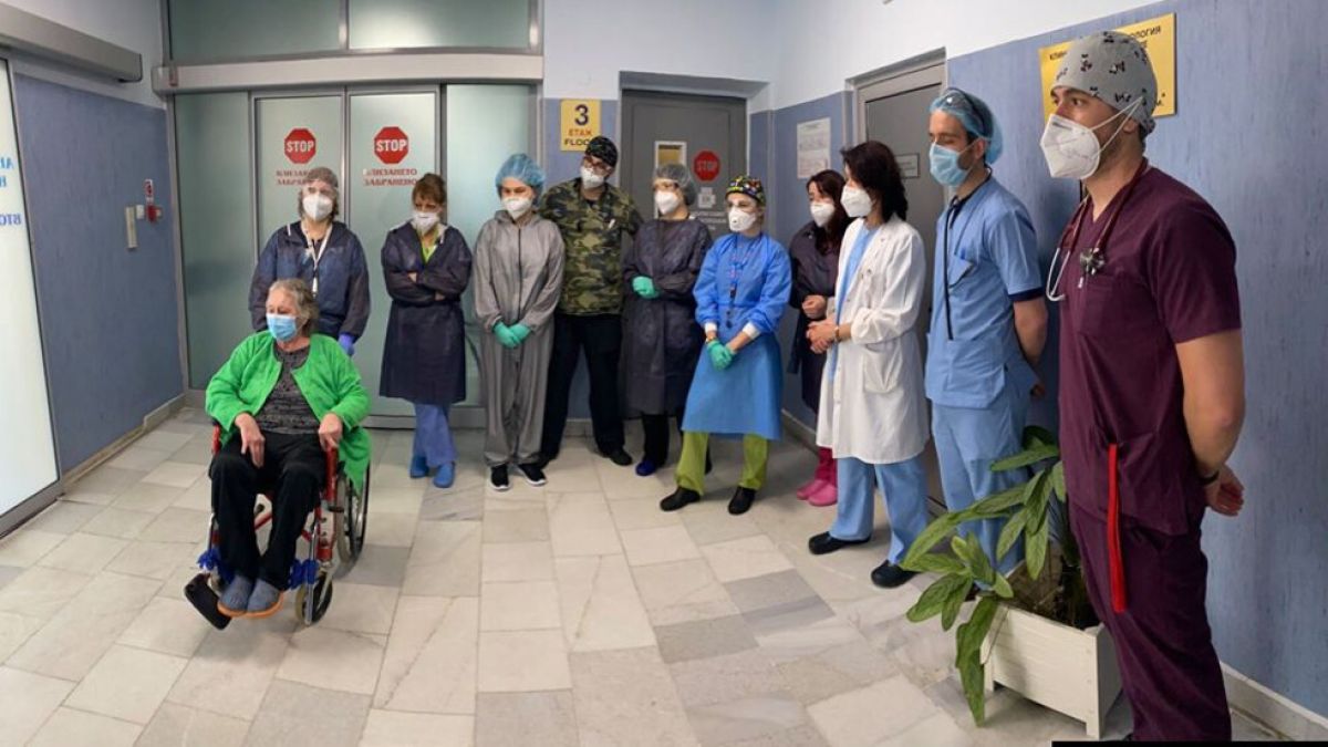 Медицинско чудо в София! Спасиха 75 г. леля Здравка с коронавирус след 33 дни интубация СНИМКИ