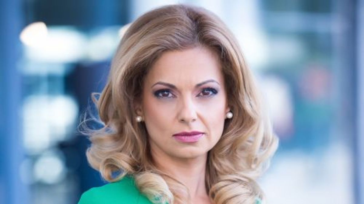 Ади Радева с емоционална раздяла с Нова, обявиха кой сяда на стола й СНИМКИ
