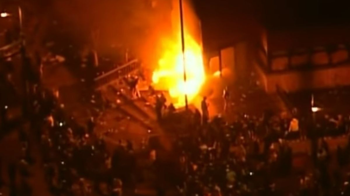 Апокалиптично ВИДЕО от Минеаполис, ситуацията е извън всякакъв контрол 