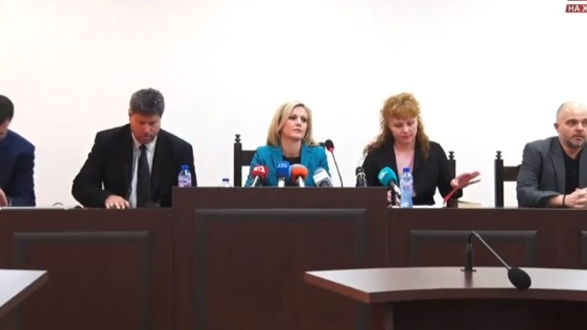 Прокуратурата за аферата с боклука: Открити са снимки с имена на убити и големи суми, изплува името на Божков ВИДЕО