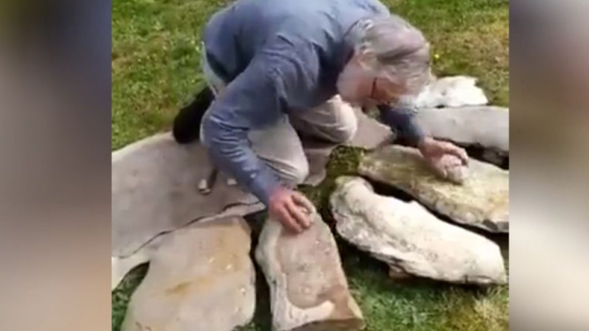 Археолог посвири праисторическа музика и стана звезда в мрежата ВИДЕО