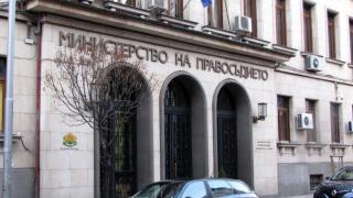 Скандално: Пинокио се намърда да следи мониторинга на страната ВИДЕО