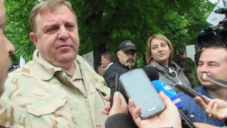 Каракачанов отговори дали е кум на Атанас Бобоков