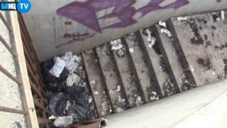Тотална кочина само на метри от знаково място в европейска София ВИДЕО