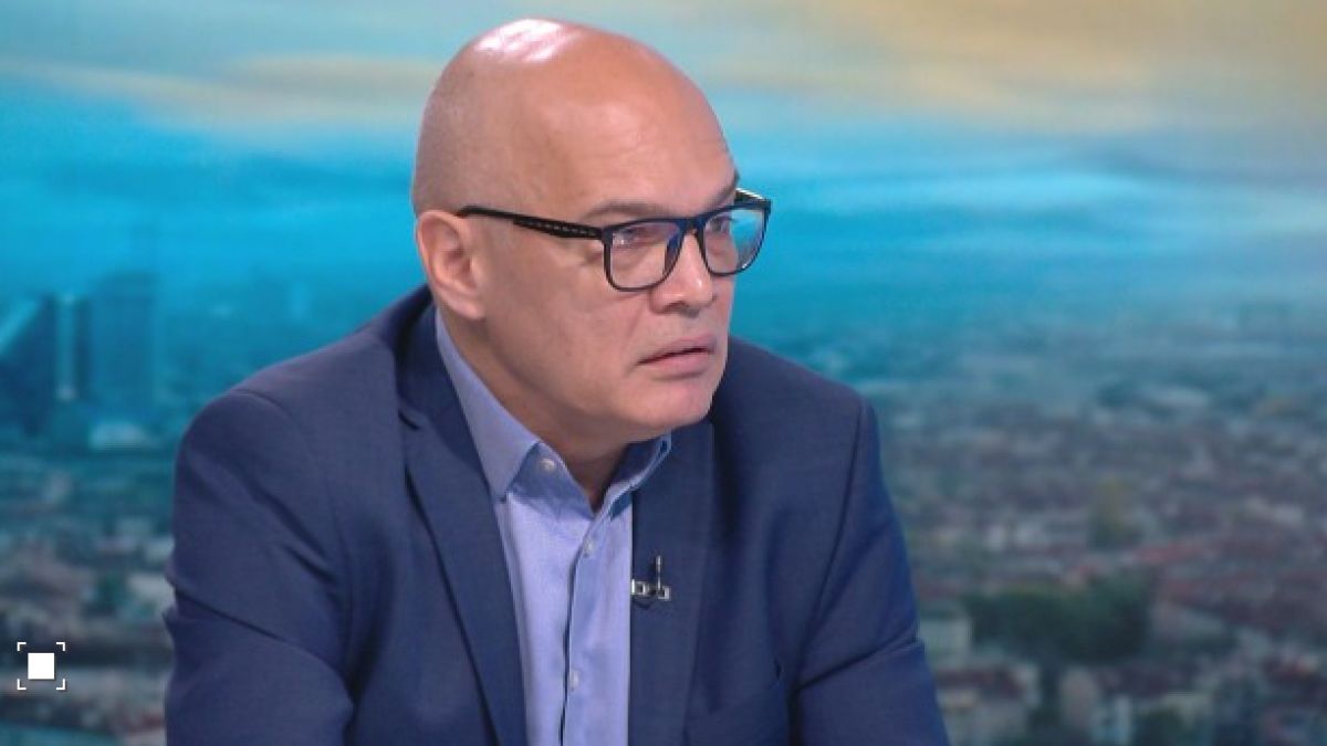 Тихомир Безлов: Божков трябва да лежи в затвора, дори само за комиксите